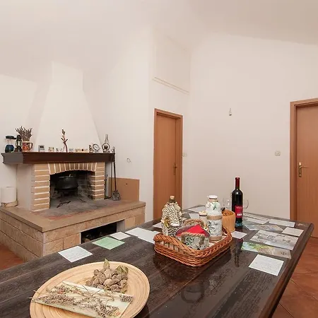House Vela Lozna * بوستيرا