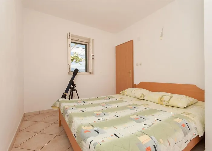 House Vela Lozna بيت للعطل